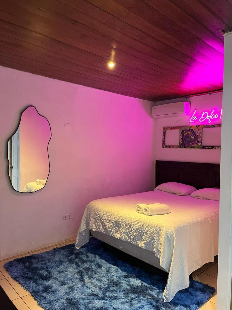 Villa Napoli Santa Ana Ngoại thất bức ảnh